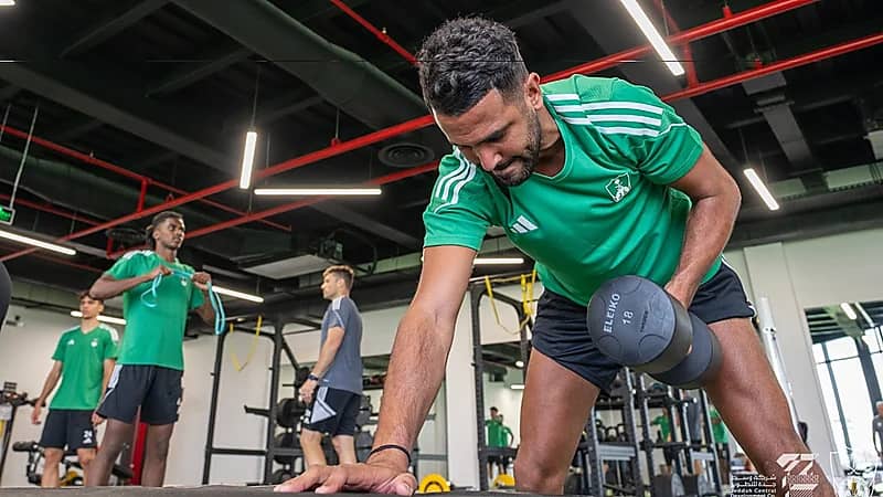 محرز يعود إلى تدريبات الأهلي