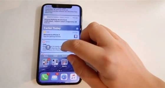 طفل صغير يغلق هاتف والدته لـ 48 عاما