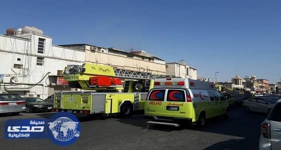 بالصور.. " مدني القطيف " يُخمد حريقًا في مطبخ