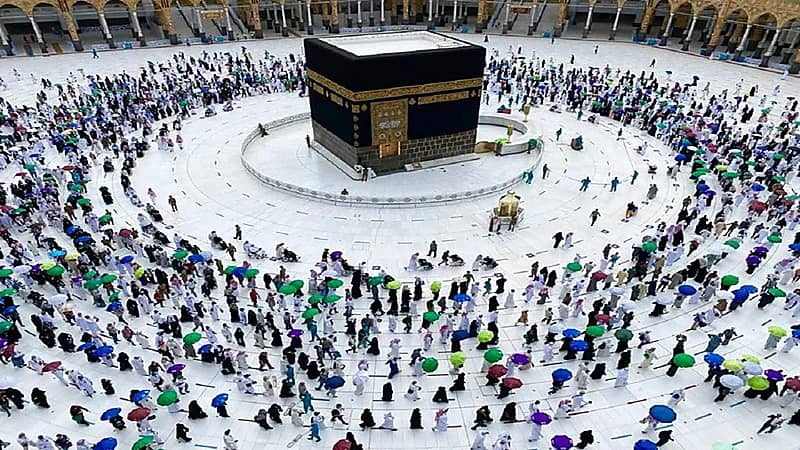 بالصور .. لقطات توثق نجاح " قوات أمن الحج " في تنظيم الحشود بطواف الوداع