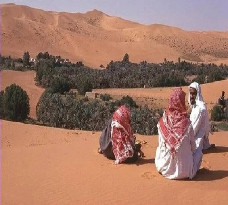 جلسة على رمال قرب الزلفي قبل 47 عام