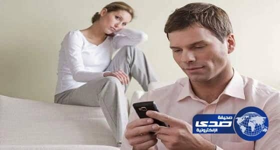 مصري يشاهد صورا جنسية لزوجته مع صديق ابنه ...هذا رد فعله!!