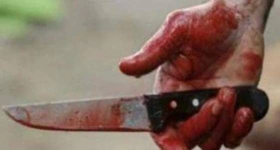 عامل آسيوي ينحر زميله بالسكين لسبب غريب !!