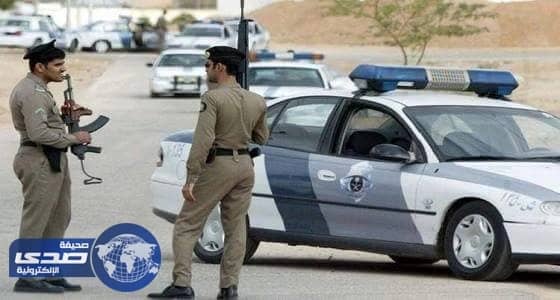 معتل نفسيّ يتحرَّش بطفلة أمام محل تجاري في مكة