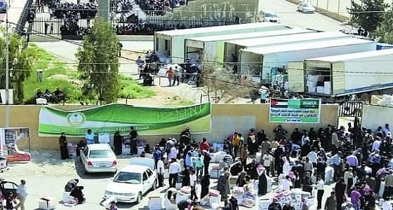 رئيس إندونيسيا يمنح خادم الحرمين أرفع الأوسمة الرسمية في الدولة