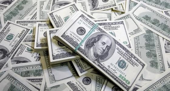 الدولار يرتفع هامشيا أمام العملات الرئيسية