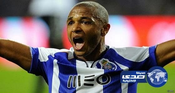 "براهيمي" يشعل صراع بين روما ويوفنتوس