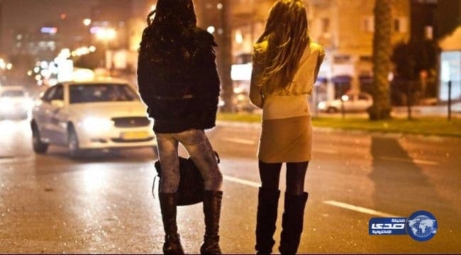 ضبط لبناني يسهل الدعارة لزوجتيه وابنته مقابل المال