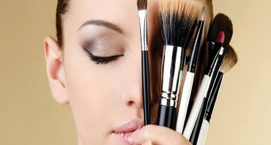 فتوى تجيز وضع المرأة للمكياج بشرط