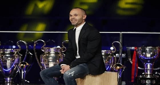 بالفيديو والصور.. حزن ودموع في حفل وداع " إنييستا "