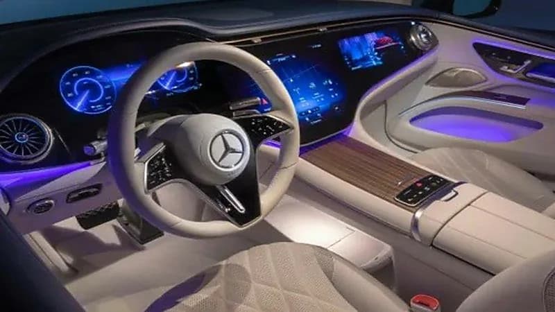 شركة "مرسيدس" تستدعي سيارات كهربائية