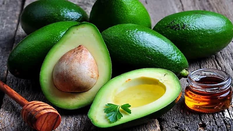طرق استخدام الأفوكادو للعناية بالشعر