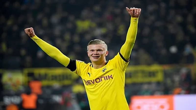 بروسيا دورتموند يحسم الجدل حول الشرط الجزائي في عقد هالاند