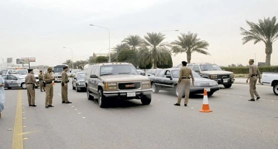 أمن الطرق: رصدنا مخالفات لتجاوز الخط الأصفر.. والنظام على الجميع