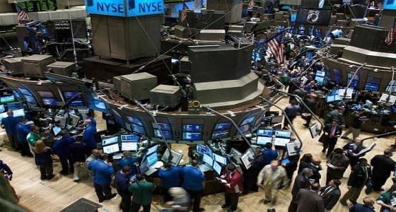الأسهم الأمريكية تغلق على تباين