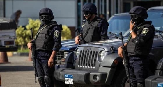 خلاف على مقعد قطار ينتهي بإلقاء راكب أسفل العجلات