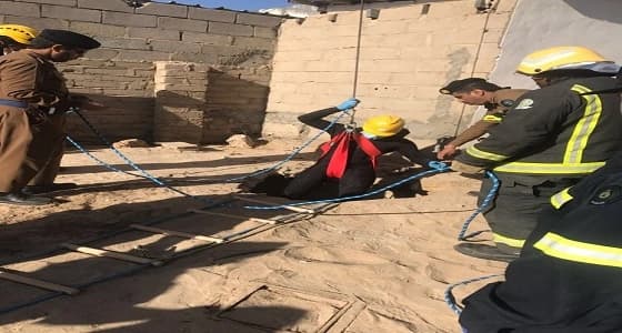 استخراج جثة شخص سقط بخزان صرف صحي في بيشة