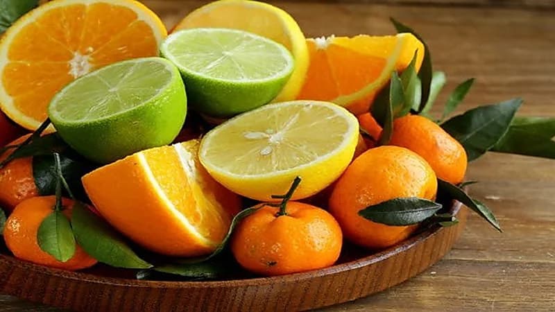 الحمضيات تساعد على التخلص من رائحة الفم الكريهة