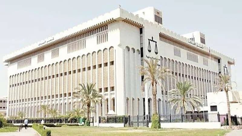 قرار مفاجئ من محكمة بحق فتاة كويتية وزوجها تورطا في بيع أدوات جنسية نسائية