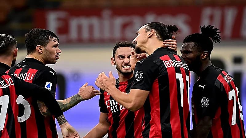خطأ لاعب يمنح ميلان الفوز على جنوى بثنائية