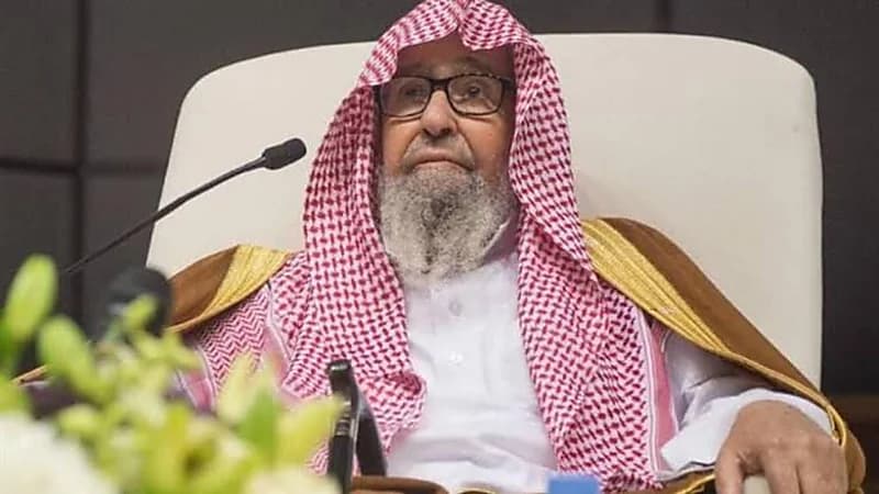 بالفيديو.. «الفوزان» يوضح حكم التزام عشاء الوالدين في أيام محددة من كل رمضان
