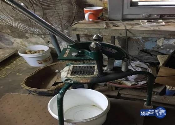 بالفيديو.. سائق شاحنة يتهور ويصدم سيارات من حوله على طريق الدمام
