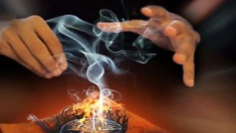 مشعوذ ينصب على صيدلانية بالملح والكمون !