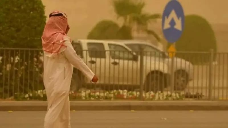 أتربة مثارة على المدينة المنورة