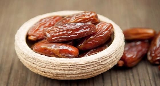 7 فوائد لتناول التمر على الريق