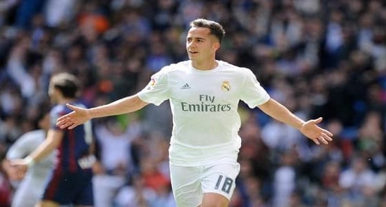 لوكاس فاسكيز بـ " الزي الخليجي " في مسجد الشيخ زايد بأبو ظبي