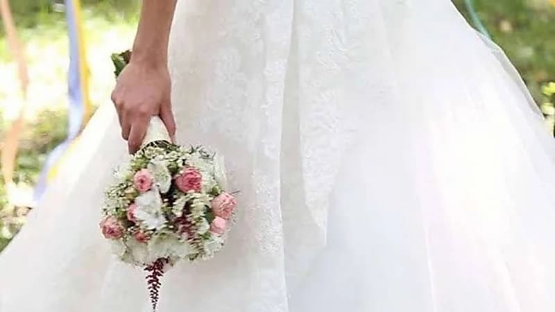 بالفيديو.. فتاة تثير الجدل بإعلان زواجها من "جبل"