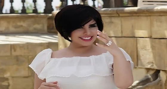 شمس الكويتية لمنتقدي ملابسها: " لبسي مطرز بالذهب والقطع النادرة "