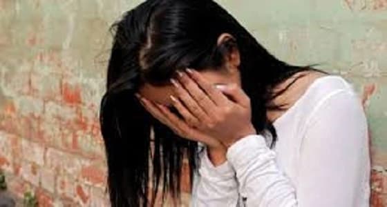 فتاة تلقي طفلها من علاقة غير شرعية بالقمامة هربا من الفضيحة