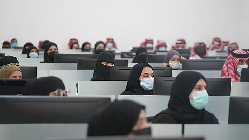 شاهد.. عبادي الجوهر يتعرض لوعكة صحية مفاجئة 