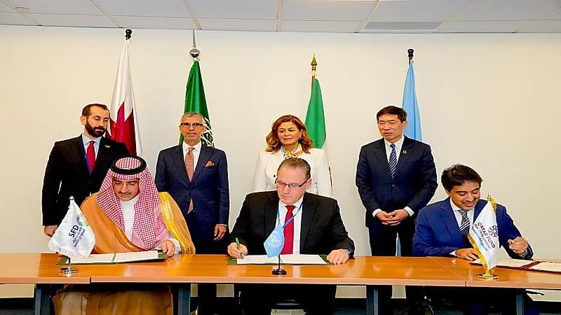المملكة وقطر يدعمان العاملين بالقطاع العام في سوريا بـ89 مليون دولار