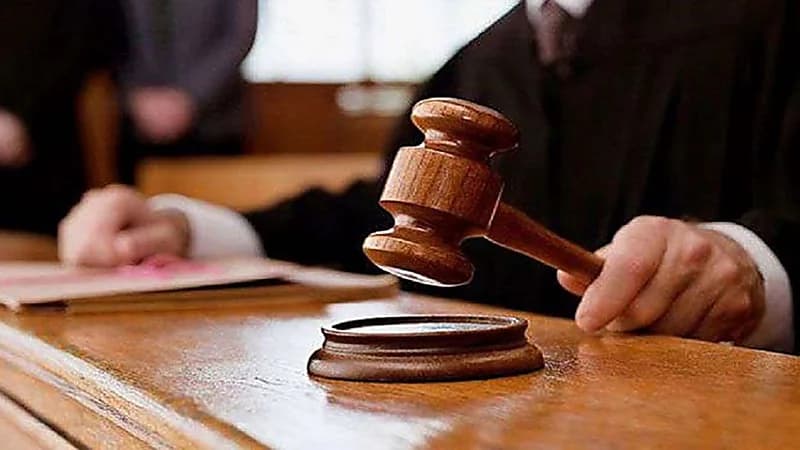 محكمة تعاقب فتاة لقولها "أنت مرفوع عنك القلم"