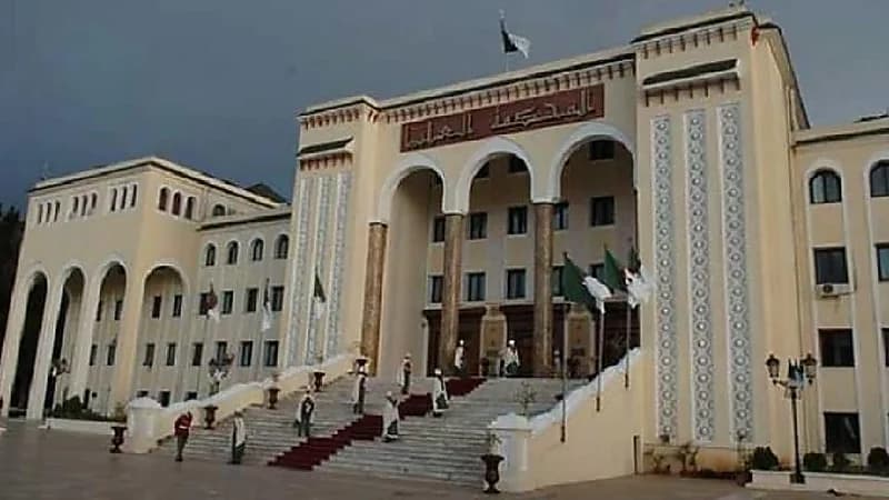 الإعدام لأب قتل طفلته ضرباً وتعذيباً