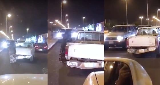⁠⁠⁠⁠⁠بالفيديو.. تجمع طالبات أمام جامعة " أم القرى " لرفضهن شرط " القدرات "