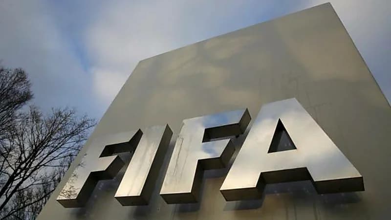 الفيفا يمدد العمل بقاعدة الـ5 تبديلات حتى 31 ديسمبر 2022