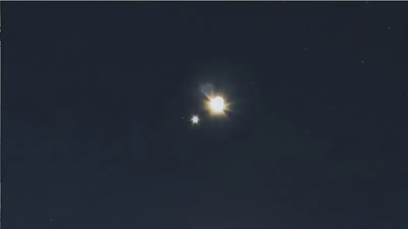 صورة لاقتران الزهرة والمشتري بسماء جدة
