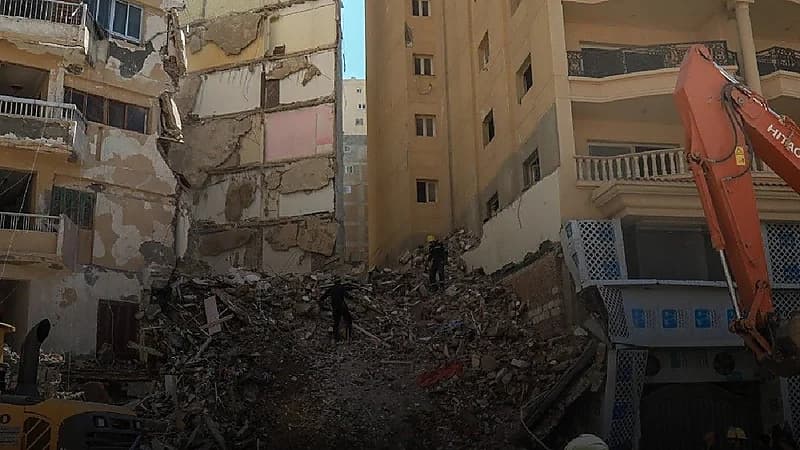 توسعة ملهى ليلي سبب انهيار عقار الإسكندرية - فيديو