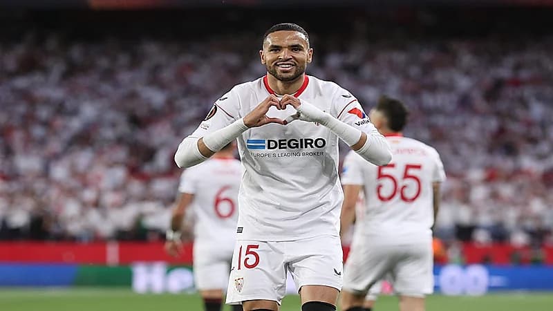 إشبيلية يصدم النصيري ويرفض عرض الهلال