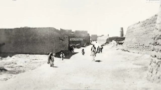 مقطع نادر لابن خنيزان يروي فيه مشاركته في معركة استرداد الرياض مع الملك عبد العزيز