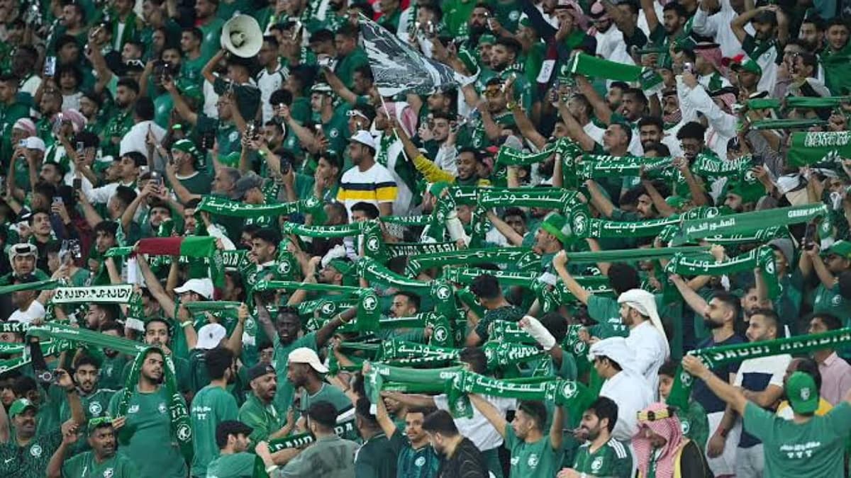 الجماهير توحد المدرجات بالأخضر لمساندة المنتخب في الملحق الآسيوي