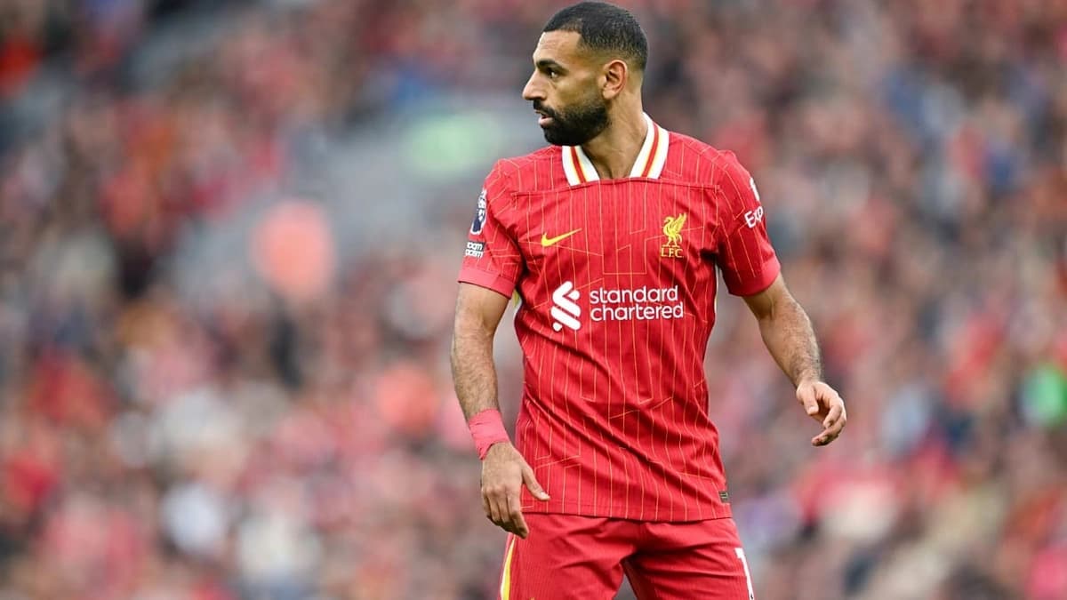 رد ليفربول على تصرف محمد صلاح بعد حذف كل صوره من حساباته