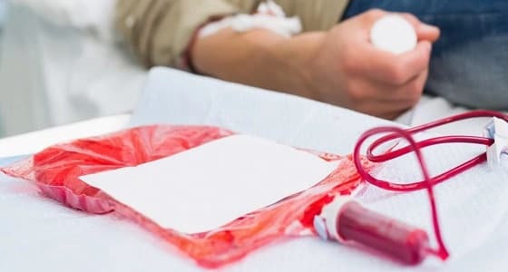 استشاري قلب يوضح إمكانية تبرع المدخن بالدم