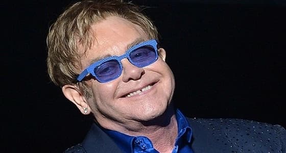 تعليق غريب من جمهور المغني البريطاني إلتون جون بعد صراخه فيهم