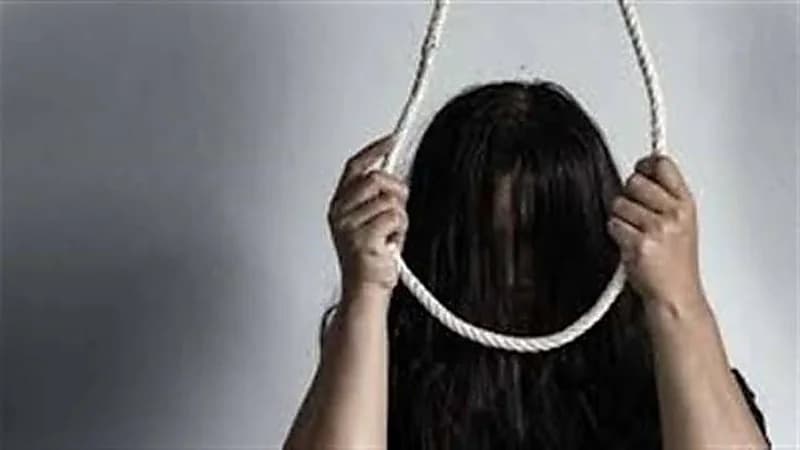 الحب يدفع "مراهقة" للانتحار شنقًا