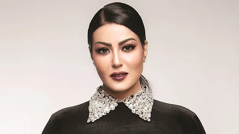 سمية الخشاب تطالب بـ "رخصة" للإنجاب