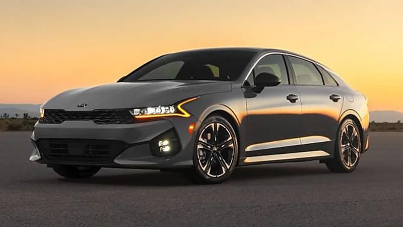 بالفيديو.. ميزات إضافية لسيارات كيا K5 لتنافس Camry الشهيرة